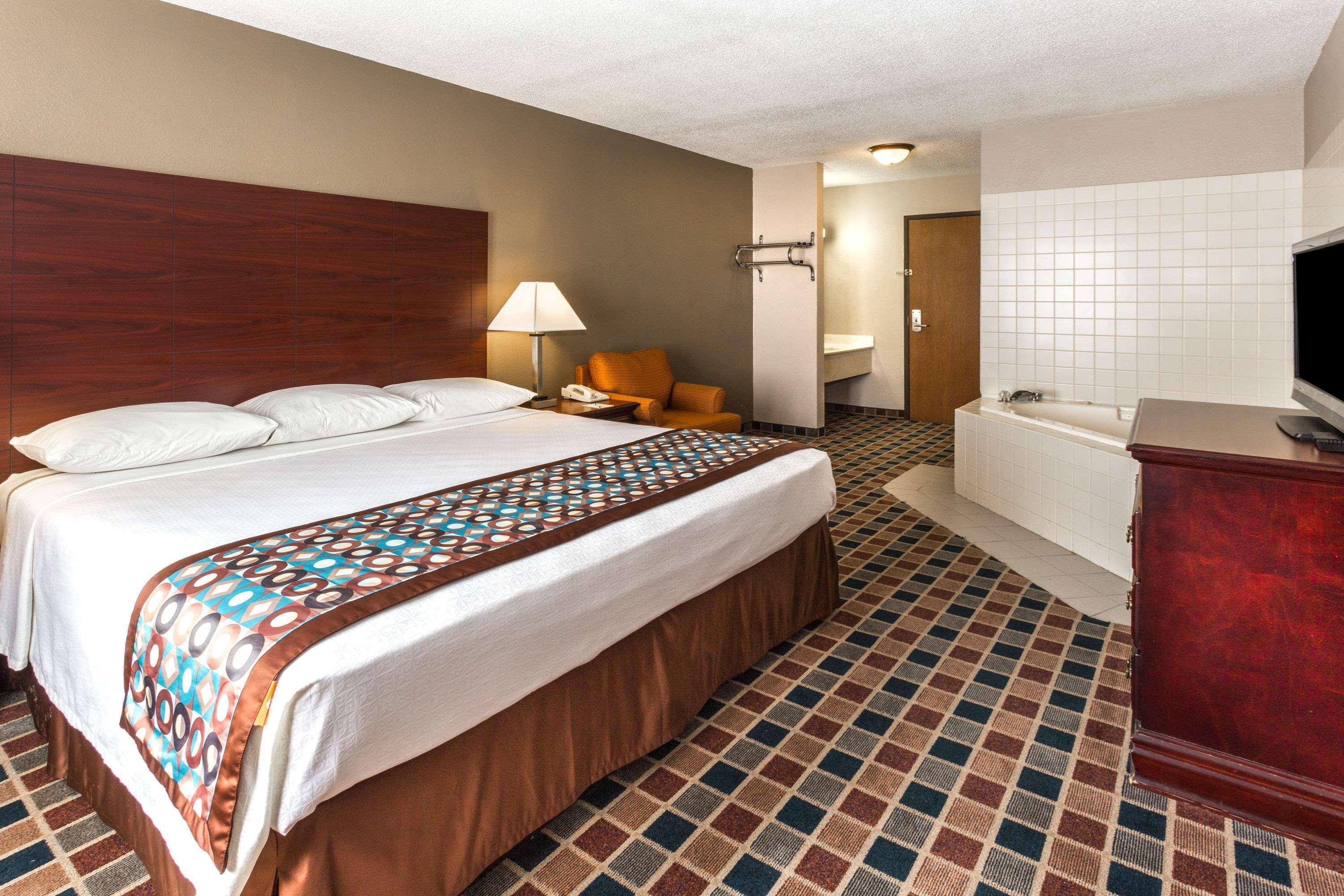 ซูเปอร์ 8 บาย วินด์แฮม แฟรงค์ฟอร์ต อินดีแอน Hotel Frankfort ภายนอก รูปภาพ