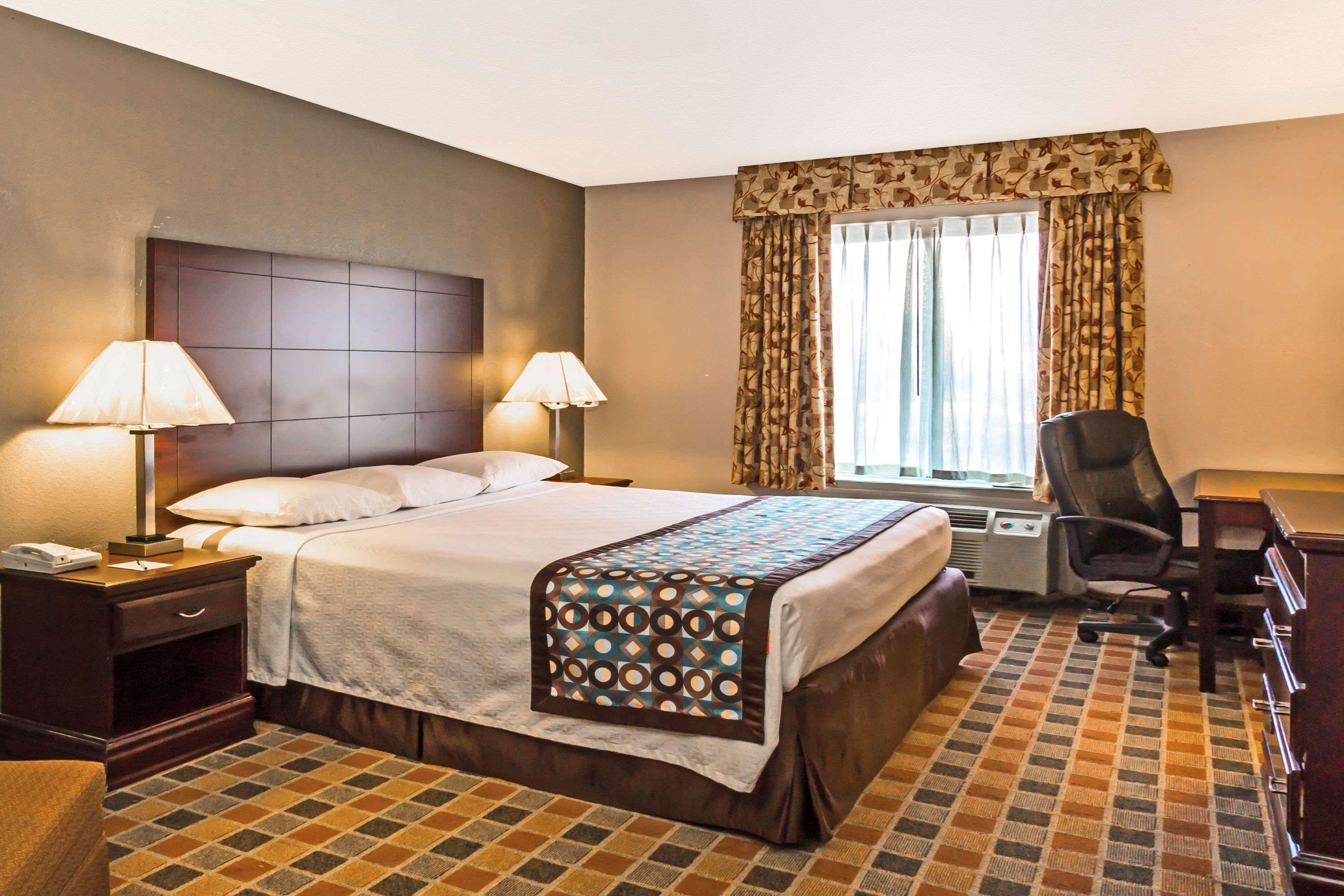ซูเปอร์ 8 บาย วินด์แฮม แฟรงค์ฟอร์ต อินดีแอน Hotel Frankfort ภายนอก รูปภาพ
