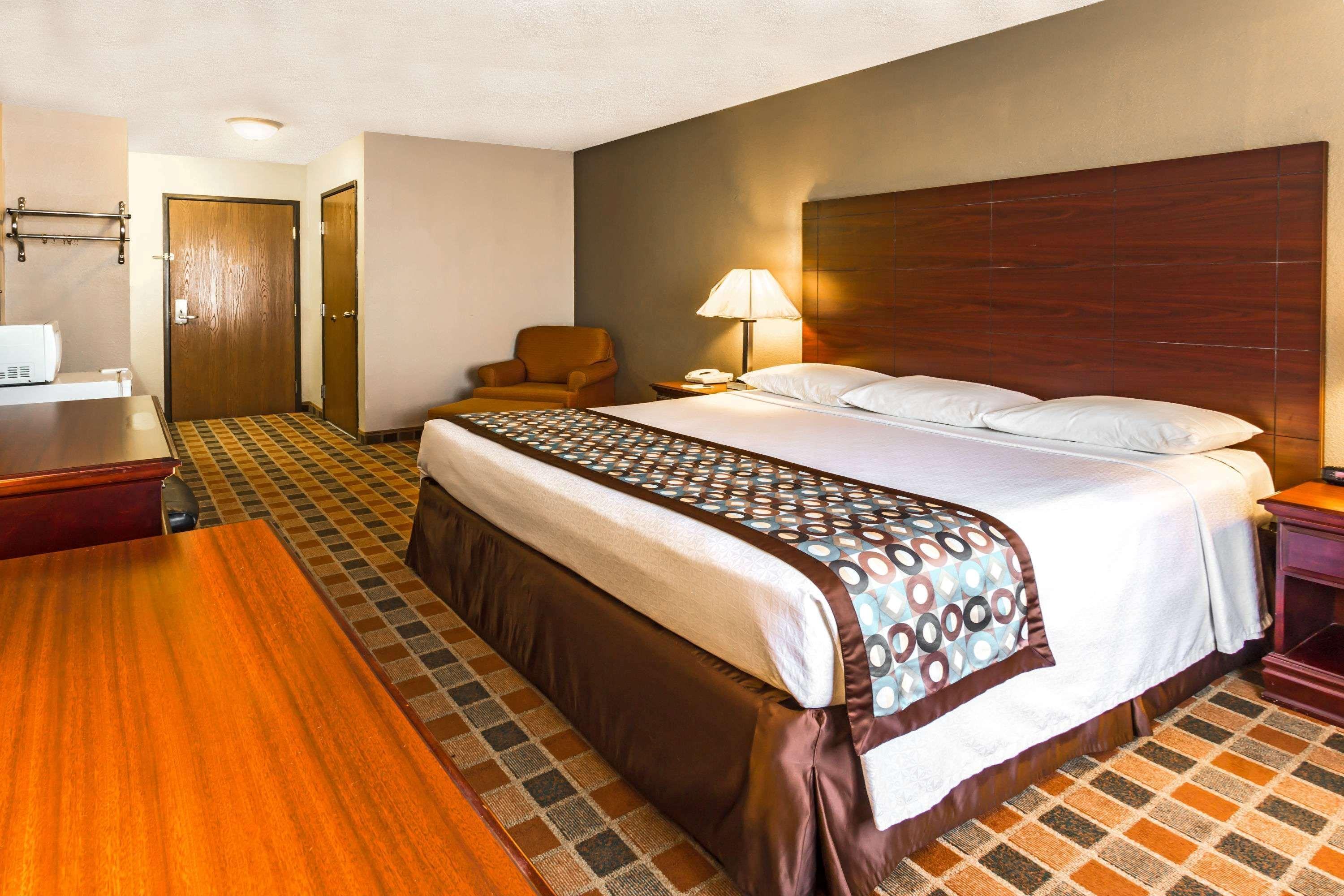 ซูเปอร์ 8 บาย วินด์แฮม แฟรงค์ฟอร์ต อินดีแอน Hotel Frankfort ภายนอก รูปภาพ